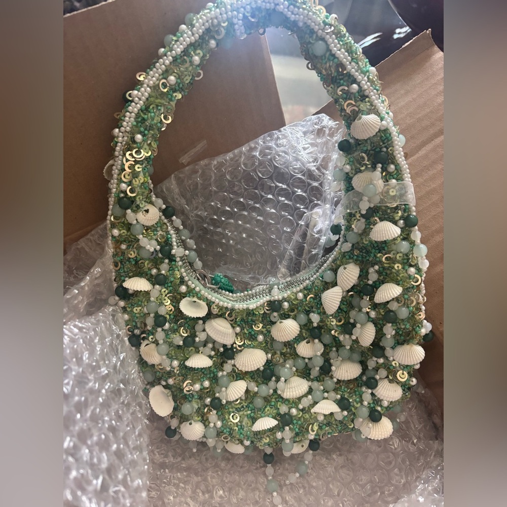 Beaded bag - Picture 2 of 11